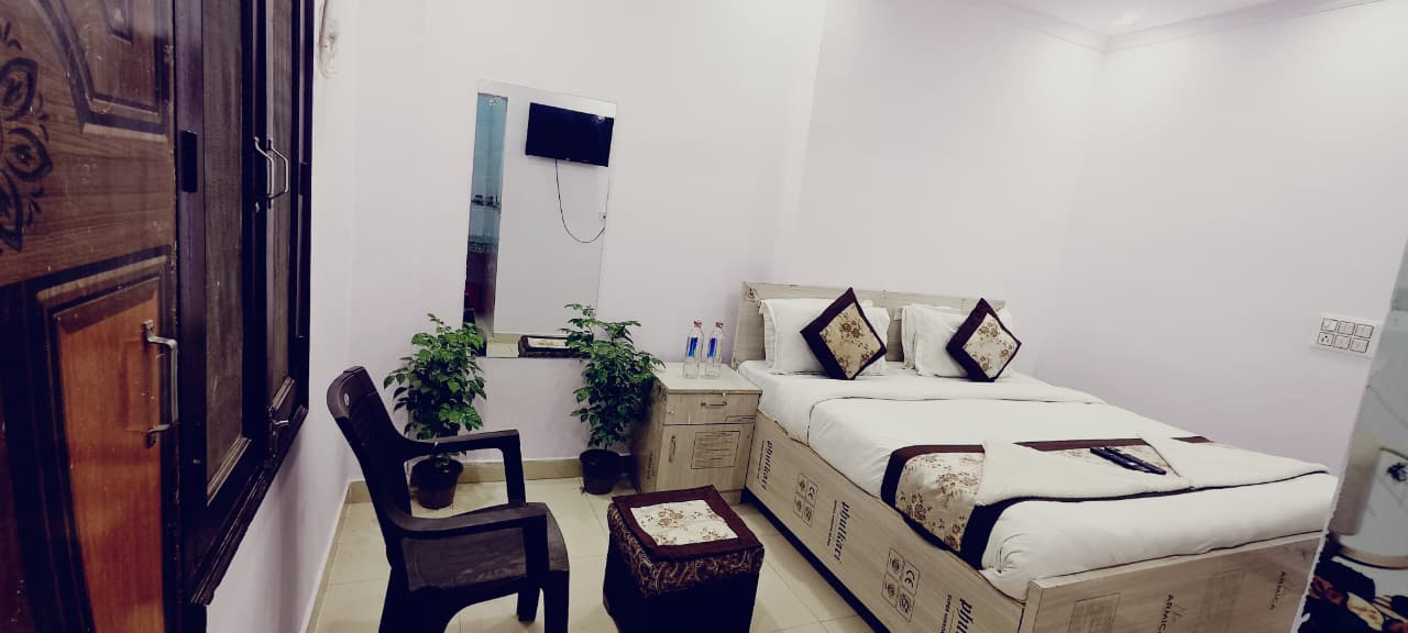 Hotel Sky Residency - Budget Hotel Near Tughlakabad Metro Station